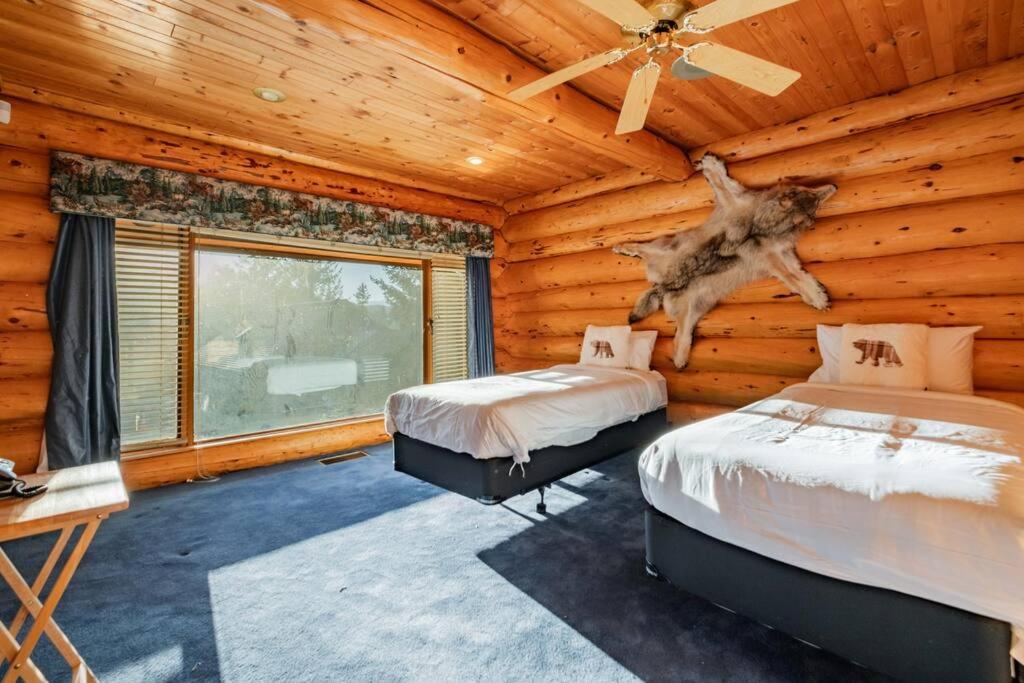Snowridge Chalet by Outpost Whistler