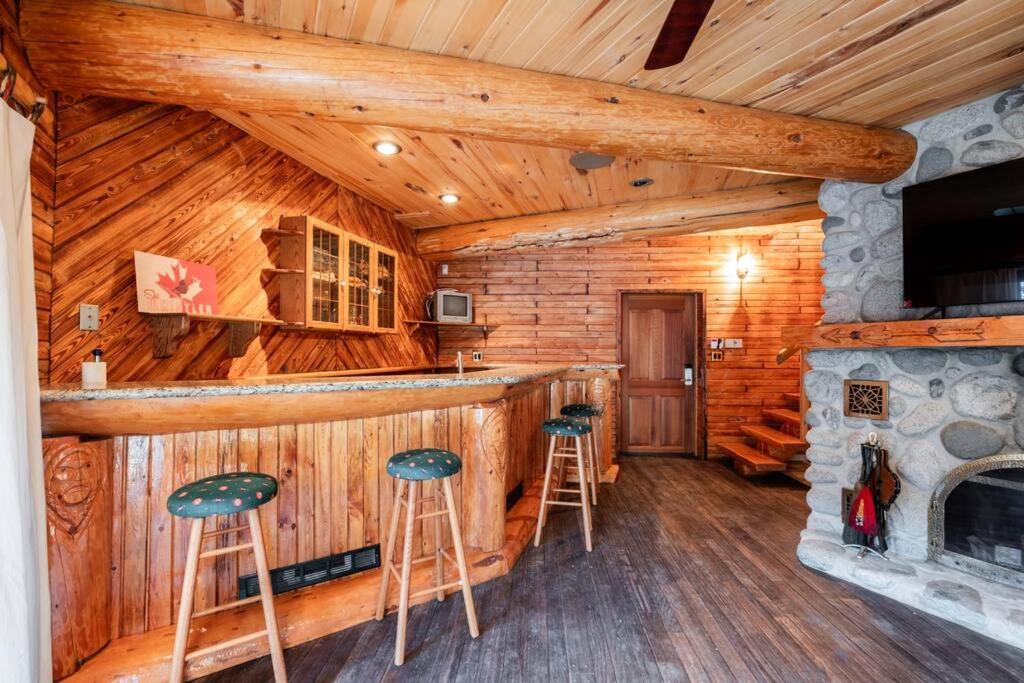 Snowridge Chalet by Outpost Whistler