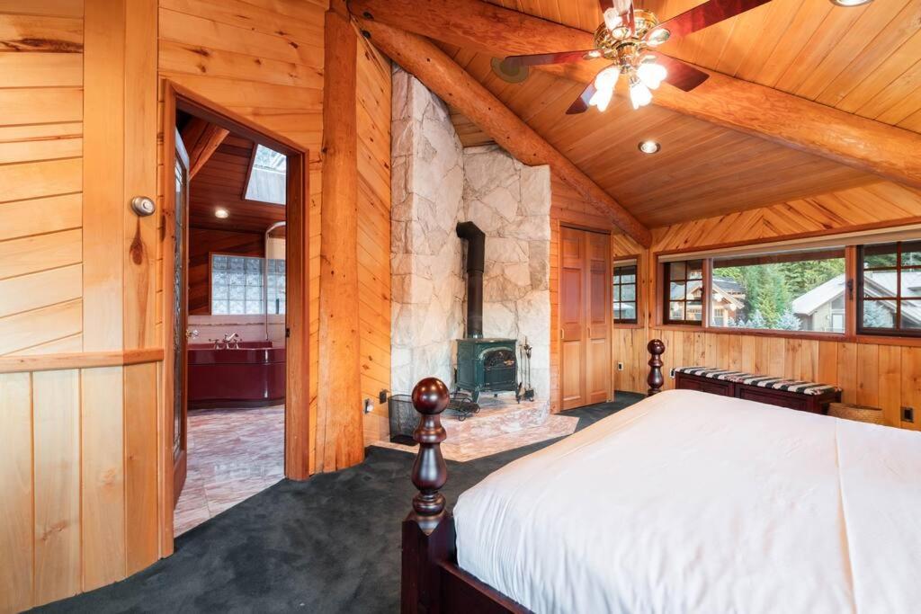 Snowridge Chalet by Outpost Whistler