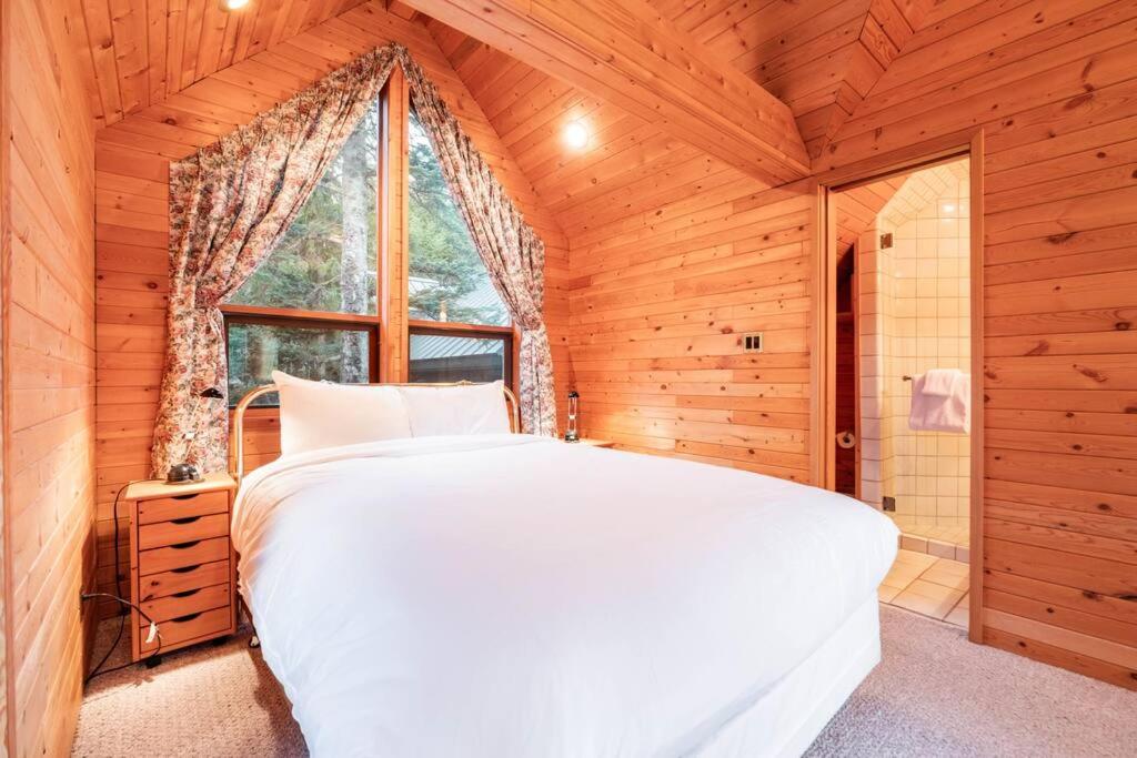 Snowridge Chalet by Outpost Whistler