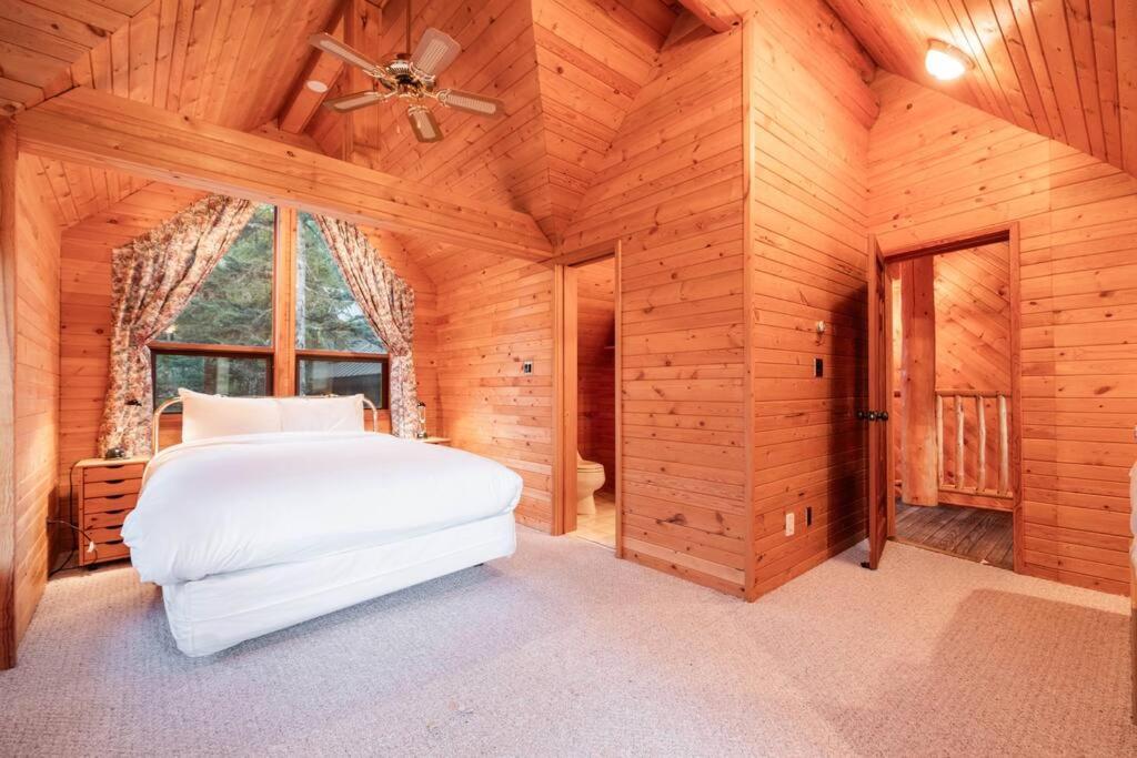 Snowridge Chalet by Outpost Whistler