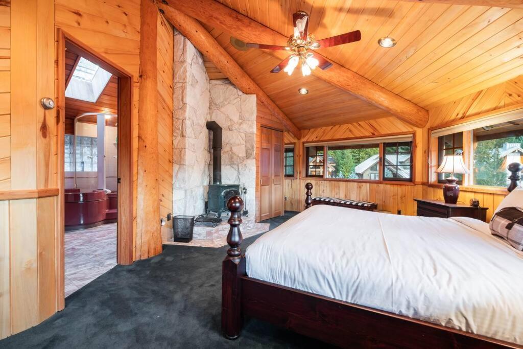 Snowridge Chalet by Outpost Whistler