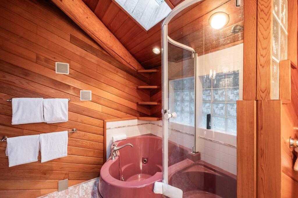 Snowridge Chalet by Outpost Whistler