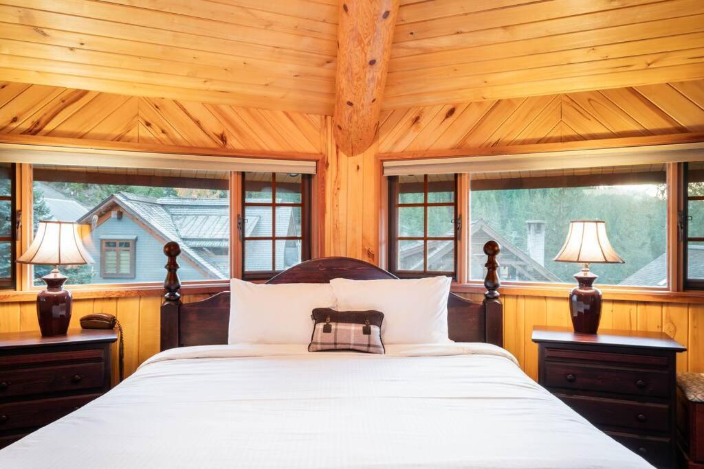 Snowridge Chalet by Outpost Whistler