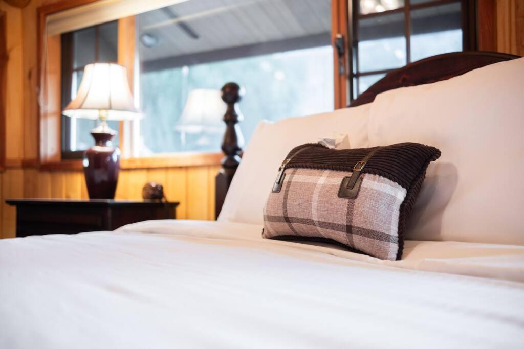 Snowridge Chalet by Outpost Whistler
