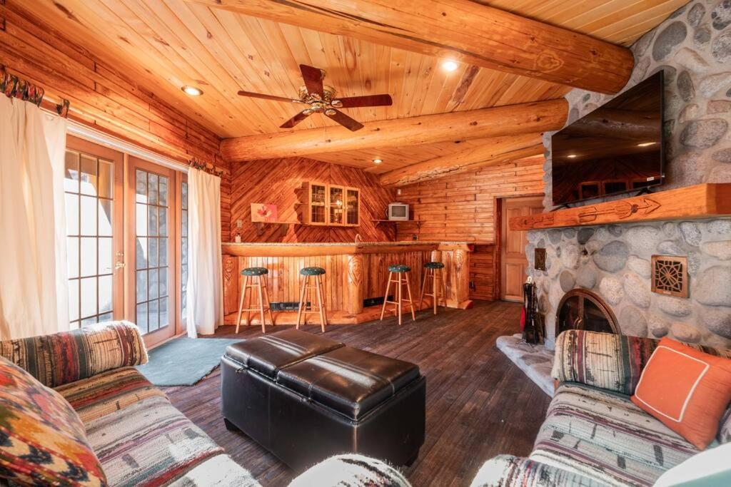 Snowridge Chalet by Outpost Whistler