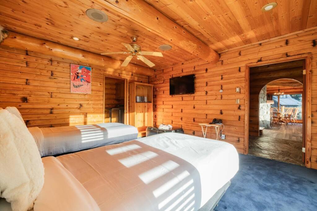 Snowridge Chalet by Outpost Whistler