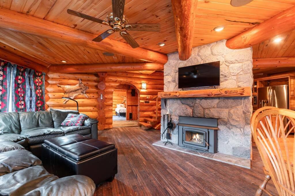 Snowridge Chalet by Outpost Whistler