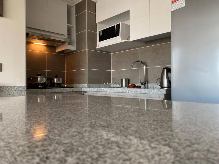 Hermoso Departamento con excelente vista, a pasos de la Quinta Vergara, cercano a Reloj de Flores y Playa Caleta Abarca
