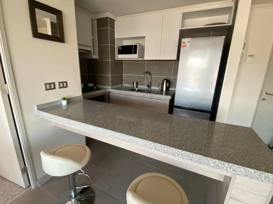 Hermoso Departamento con excelente vista, a pasos de la Quinta Vergara, cercano a Reloj de Flores y Playa Caleta Abarca