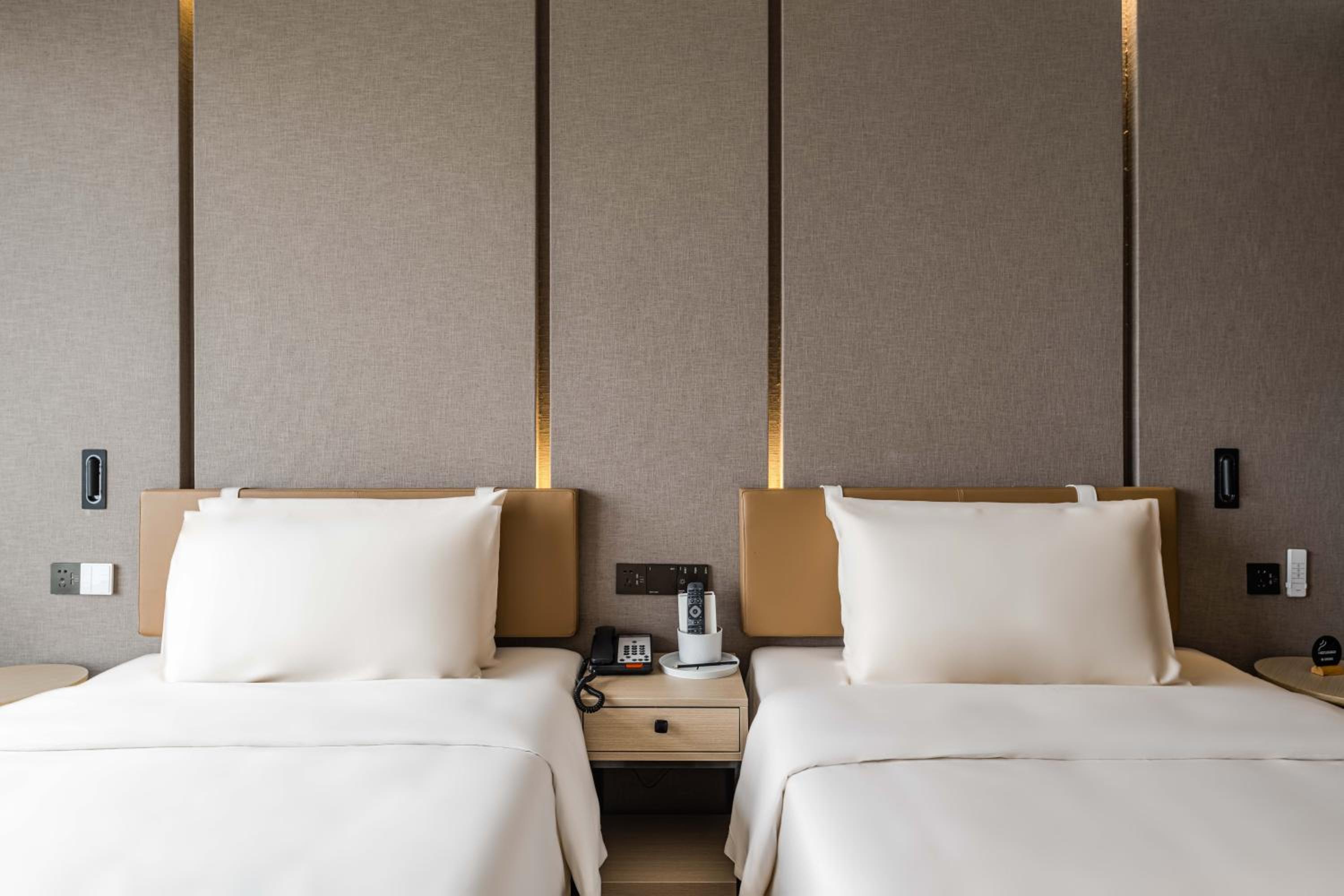 Atour Hotel Tonglu Fuchunjiang