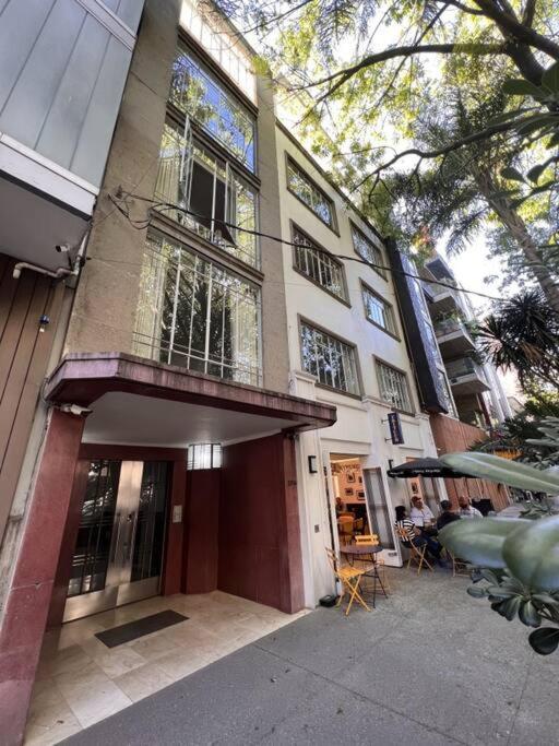 Condesa Residence Campeche 4 2B, 1 Bath Retreat Featuring Generous Spaces — Mexico City