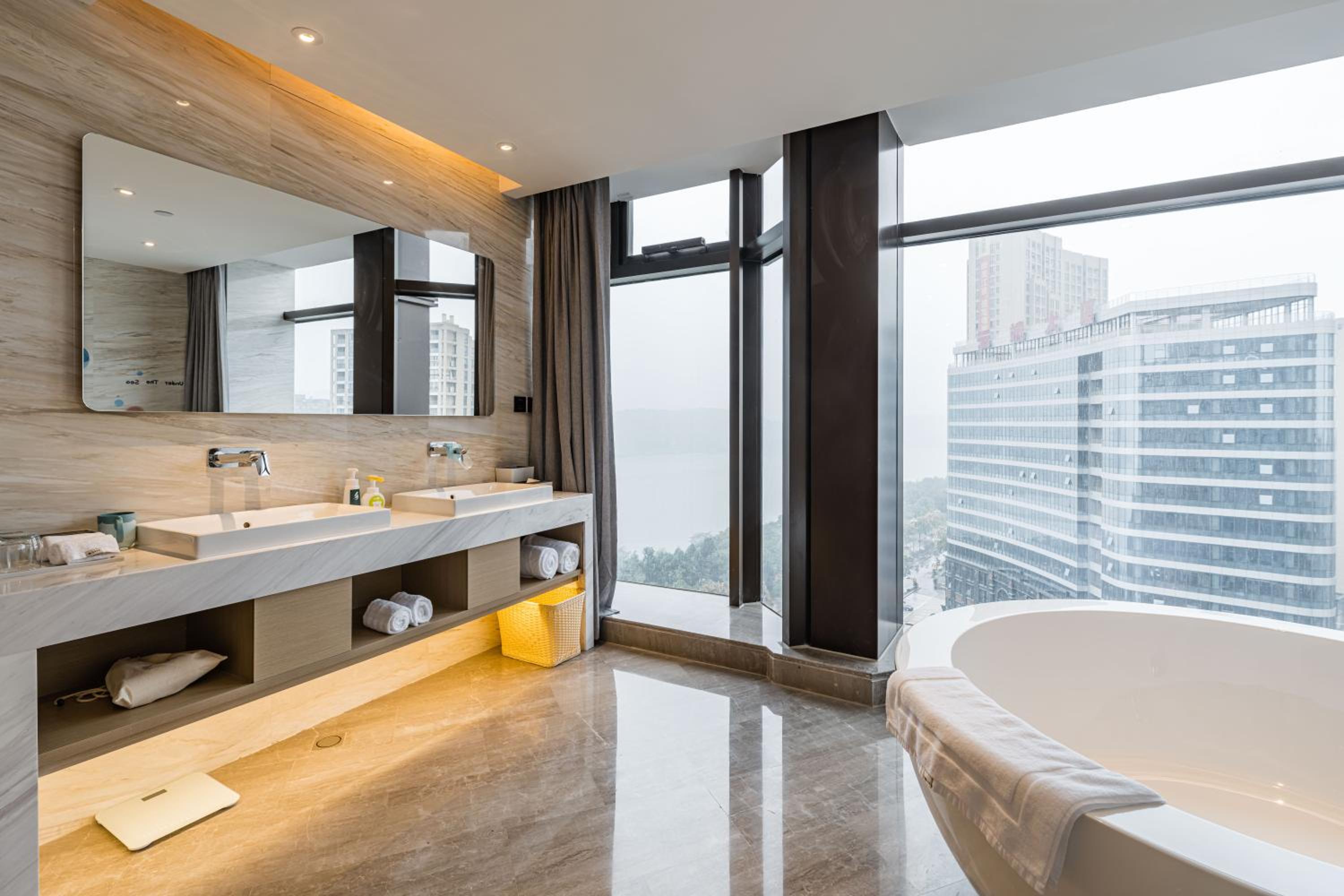 Atour Hotel Tonglu Fuchunjiang