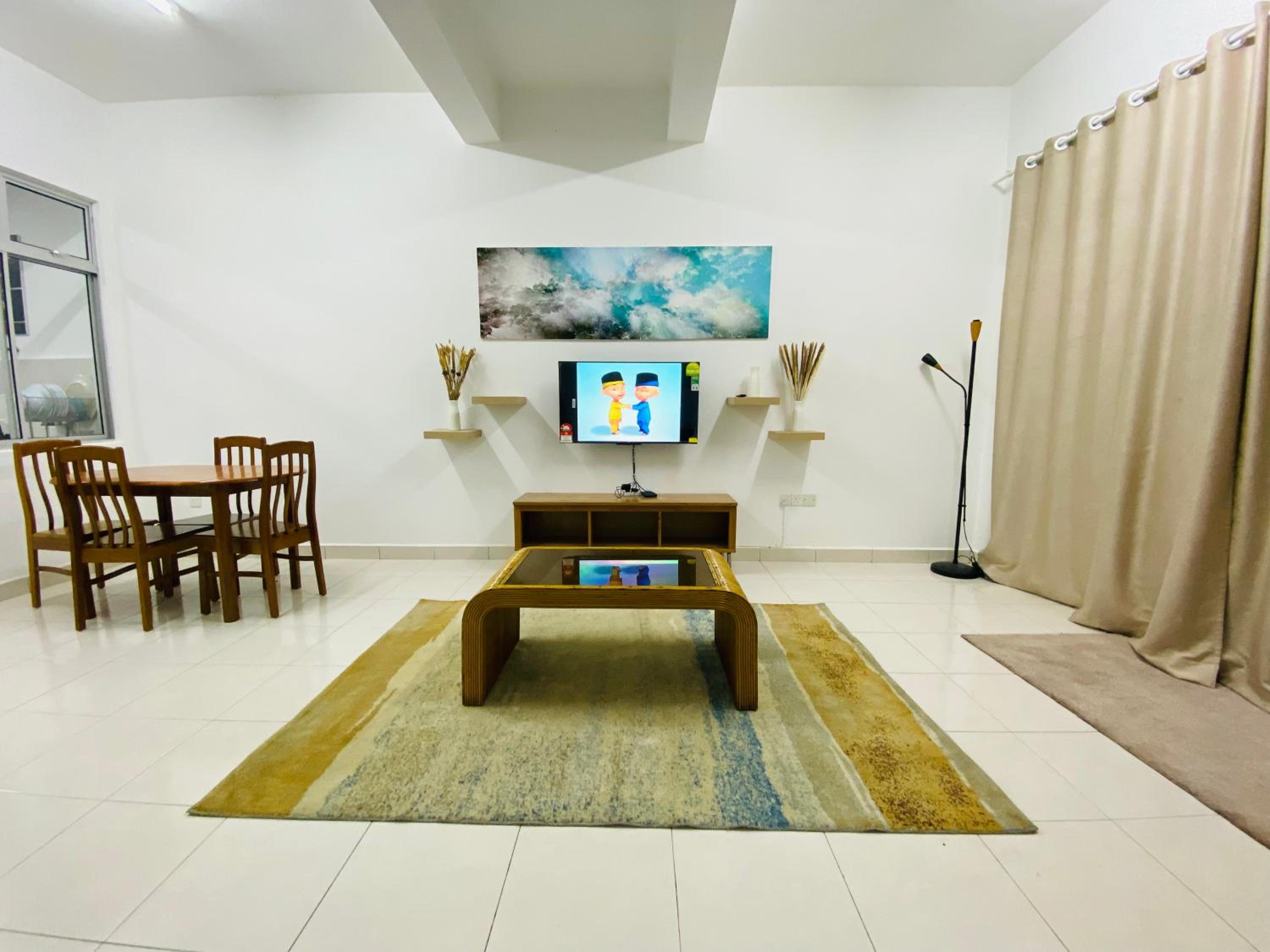 Alyn Home Kluang III Netflix WIFI Coway