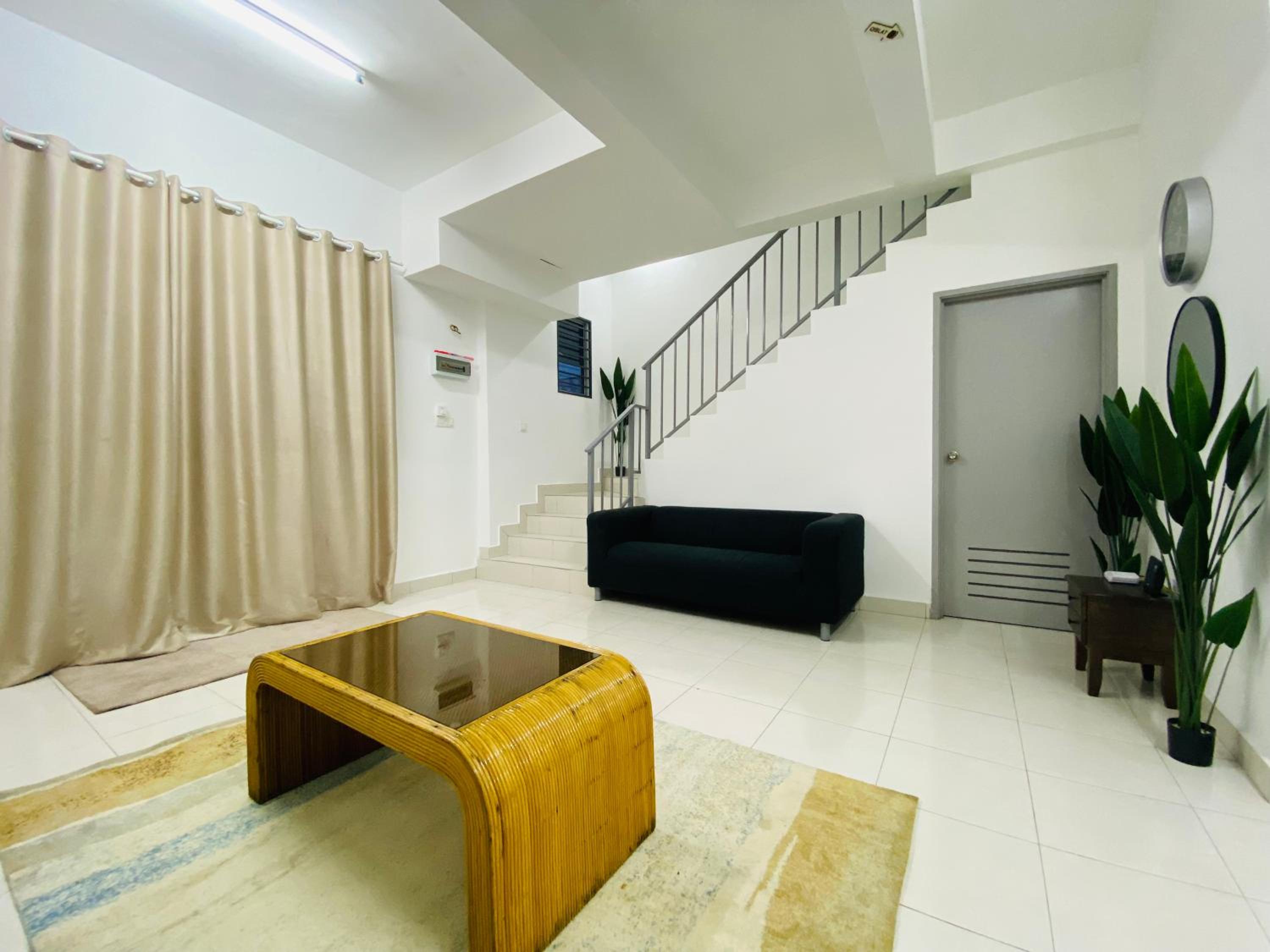 Alyn Home Kluang III Netflix WIFI Coway