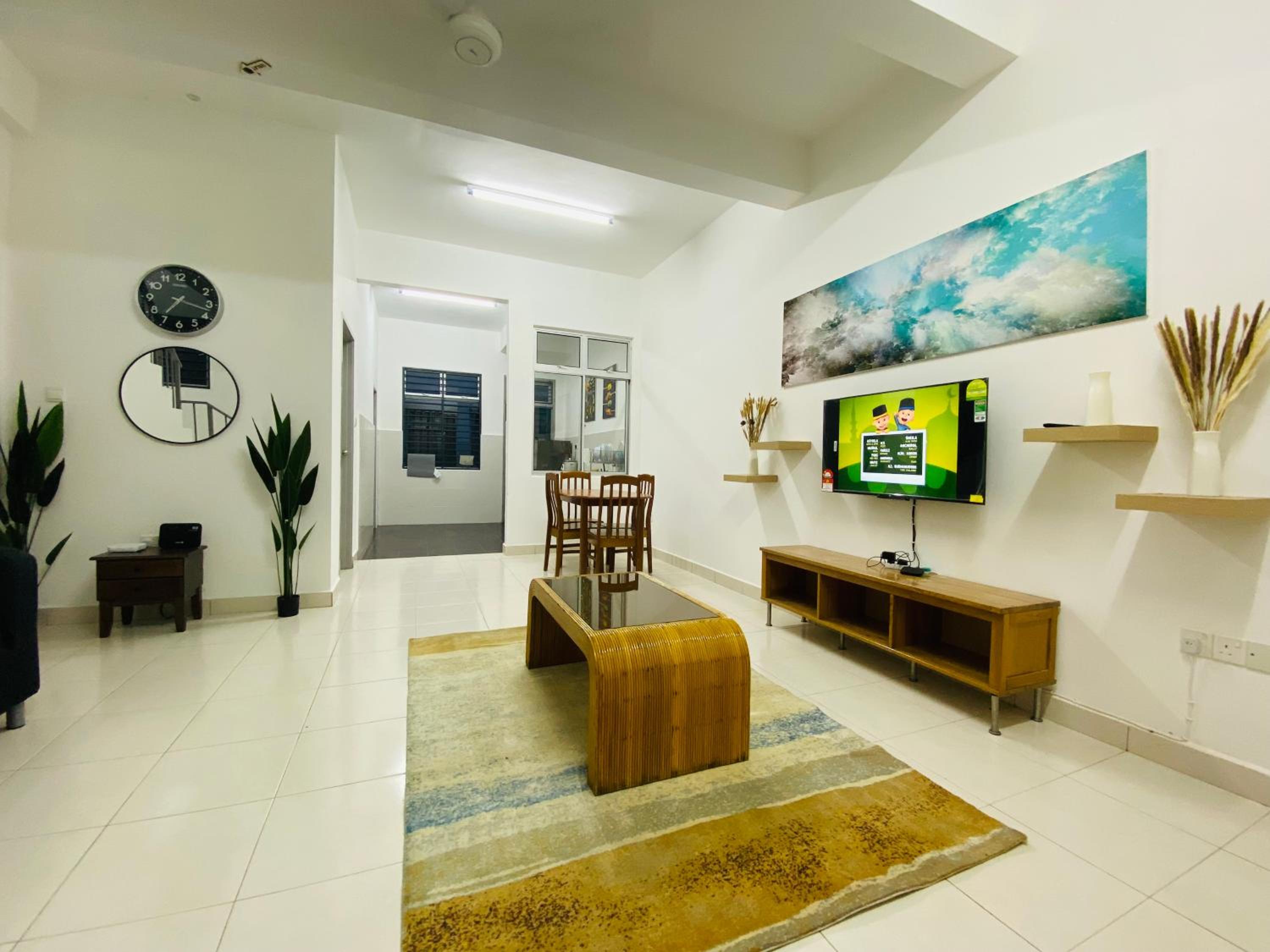 Alyn Home Kluang III Netflix WIFI Coway