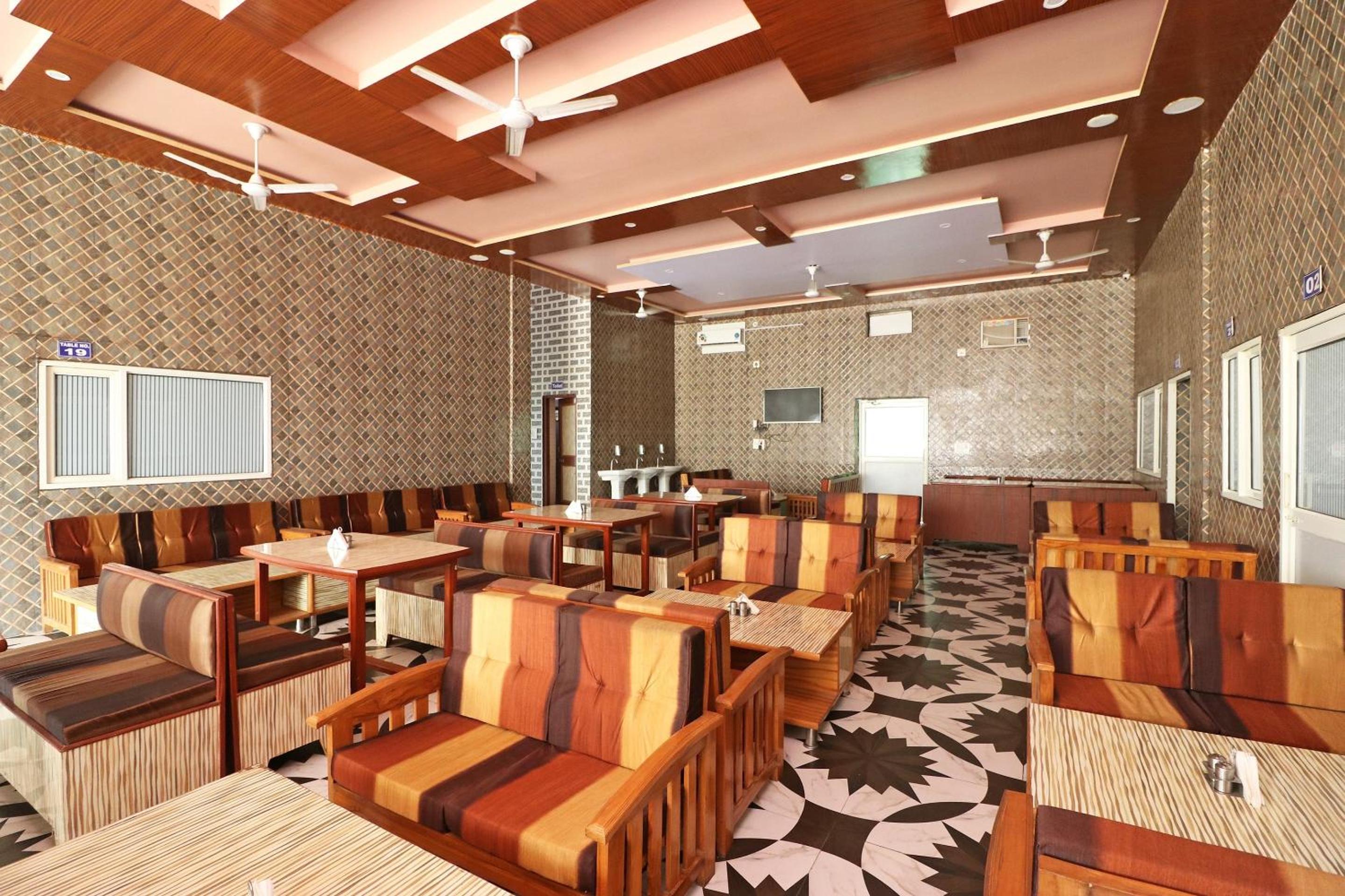 Hotel O CH. JYOTI HOTEL & Restaurant view 2