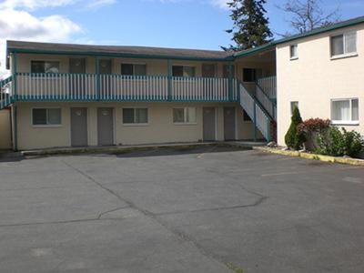 Shamrock Motel view 2