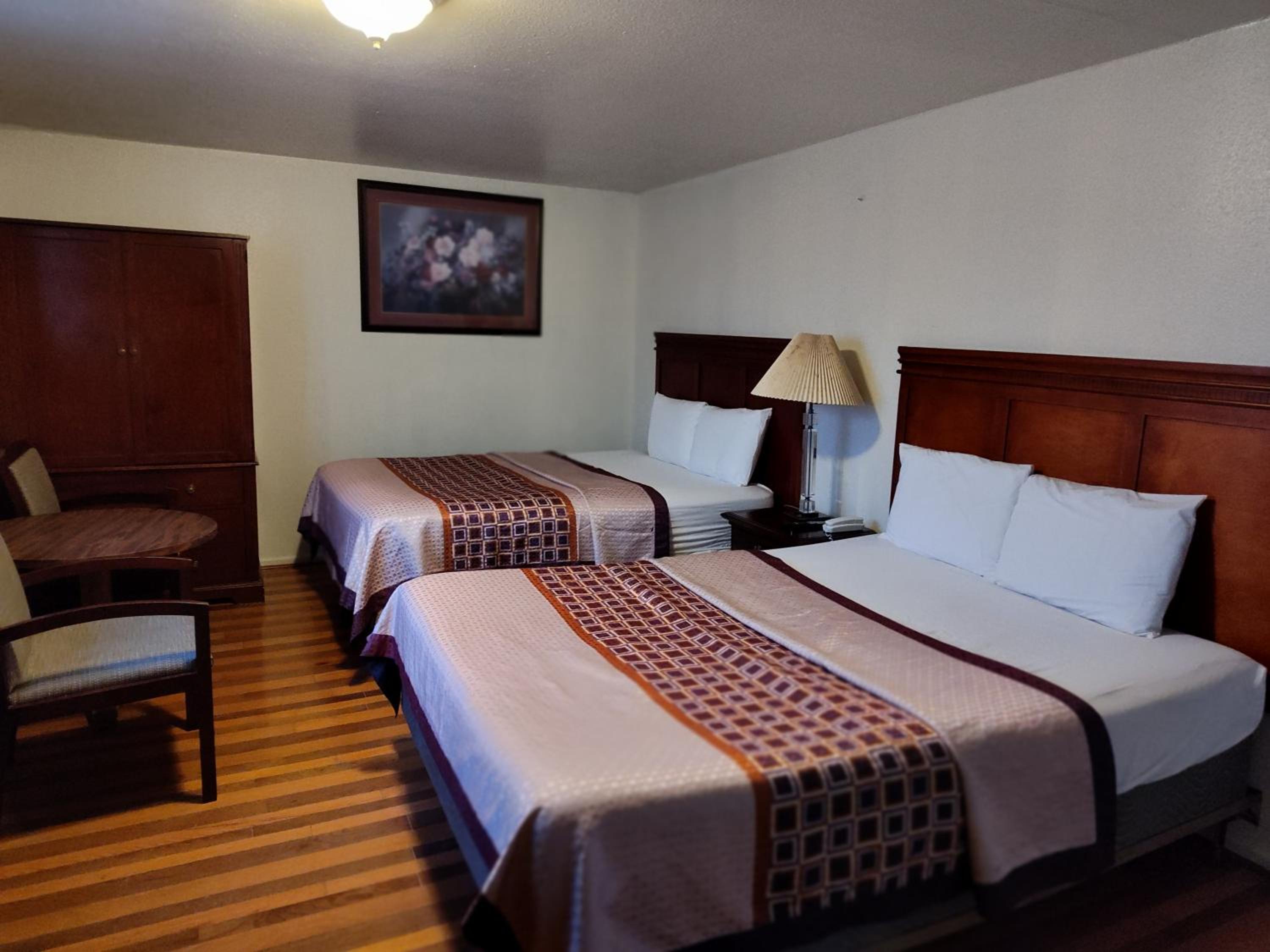 Shamrock Motel view 4