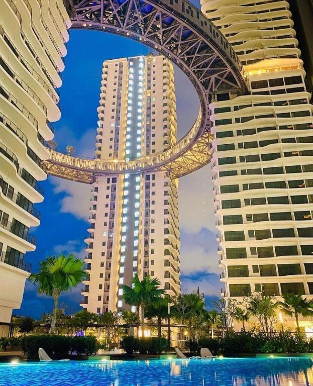 Datum Jelatek - KLCC Sky Ring Linked To LRT & Mall by AwNa
