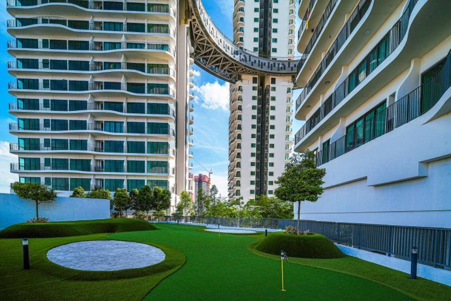 Datum Jelatek - KLCC Sky Ring Linked To LRT & Mall by AwNa
