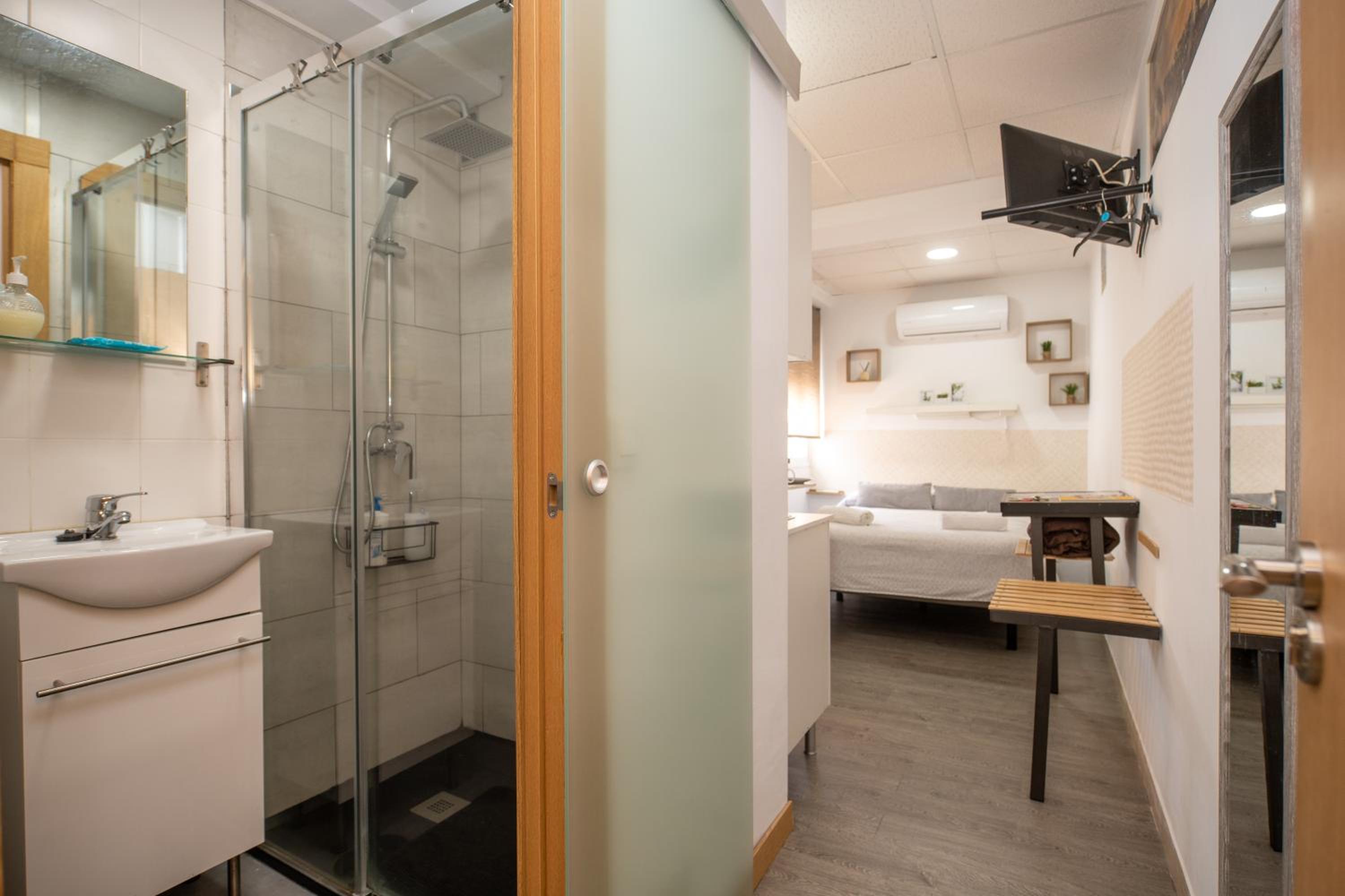 THE PHoTOGRAPHER ROOM