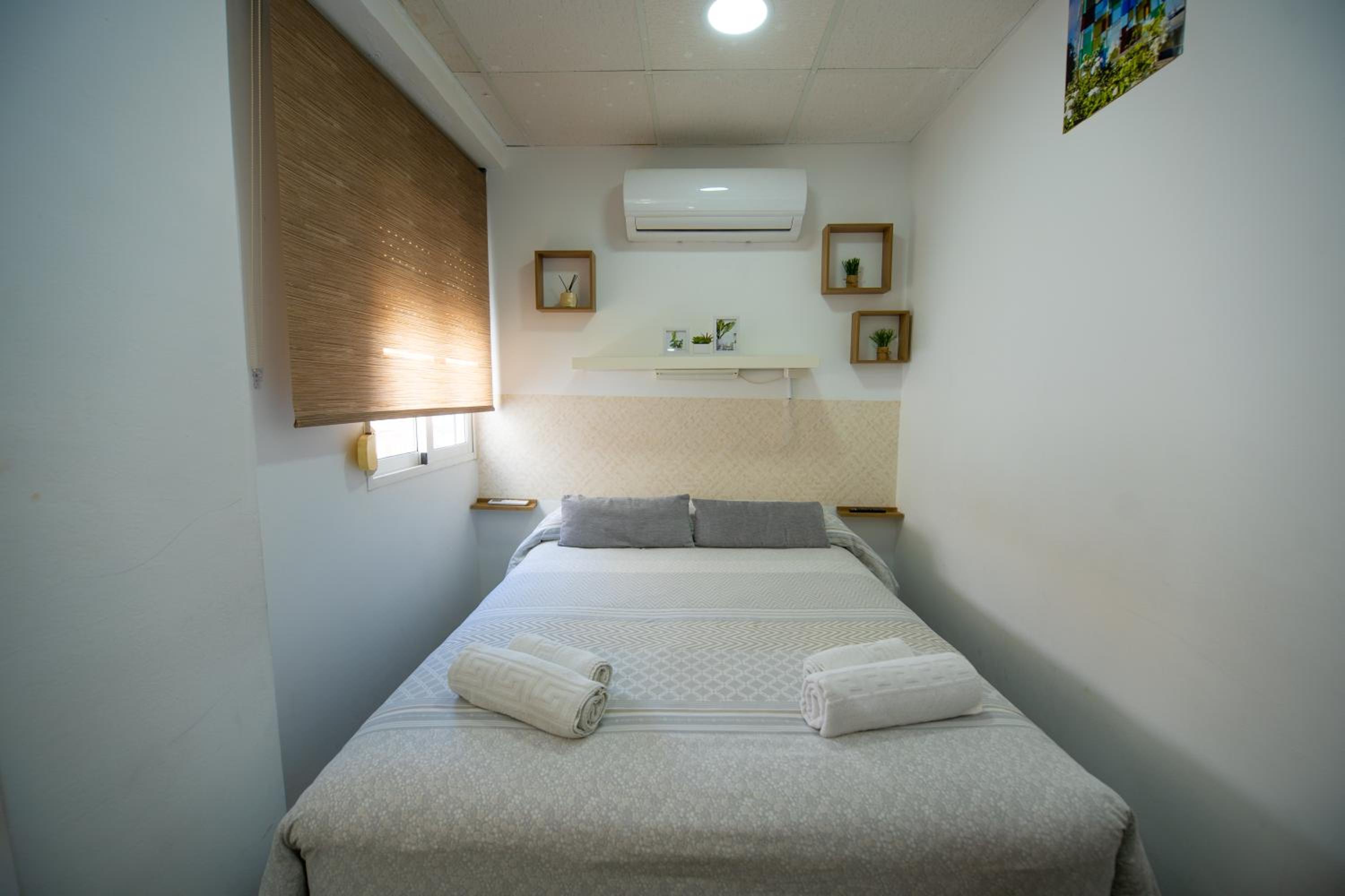 THE PHoTOGRAPHER ROOM