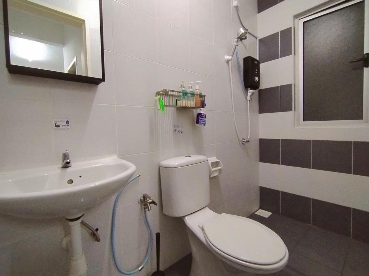Camellia Residence ForestView Seri Austin Johor Bahru Near Eco Palladium by Harmony Homestay