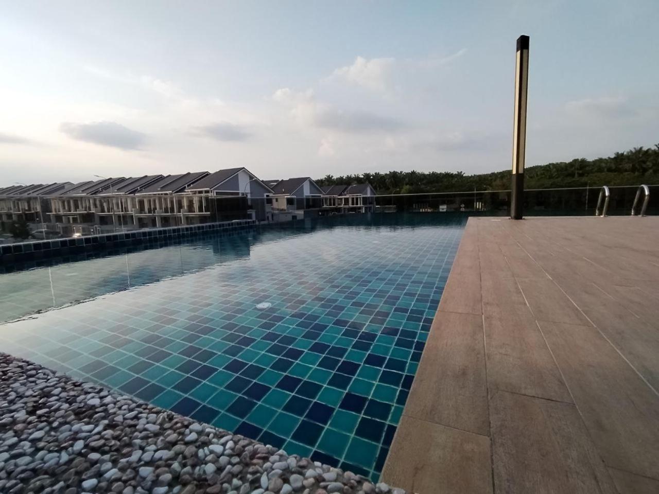 Camellia Residence ForestView Seri Austin Johor Bahru Near Eco Palladium by Harmony Homestay