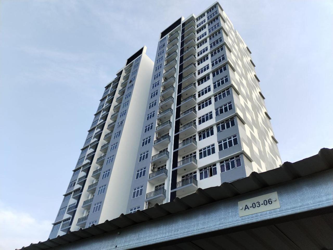 Camellia Residence ForestView Seri Austin Johor Bahru Near Eco Palladium by Harmony Homestay