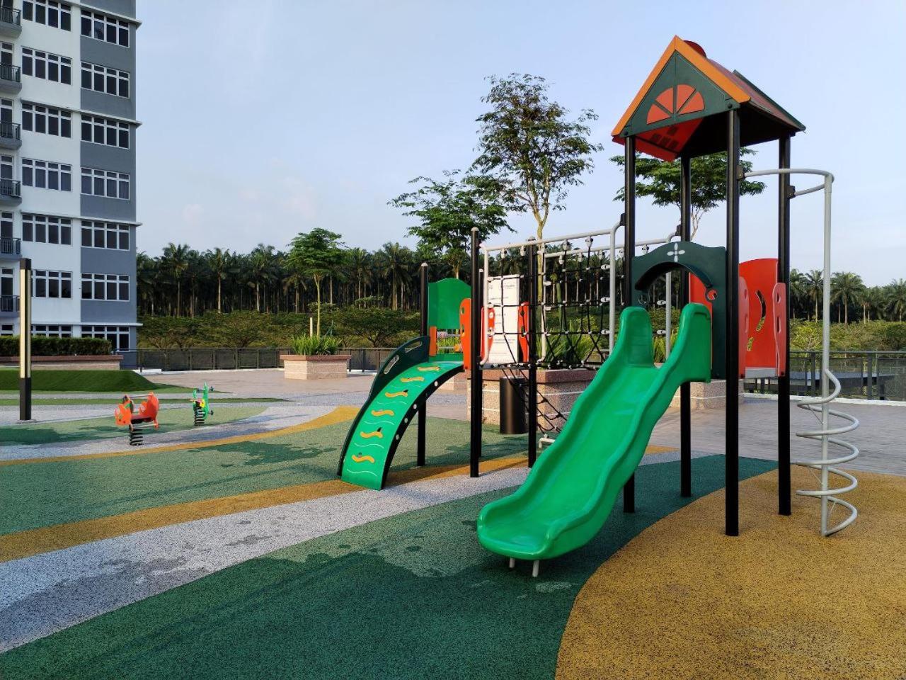 Camellia Residence ForestView Seri Austin Johor Bahru Near Eco Palladium by Harmony Homestay