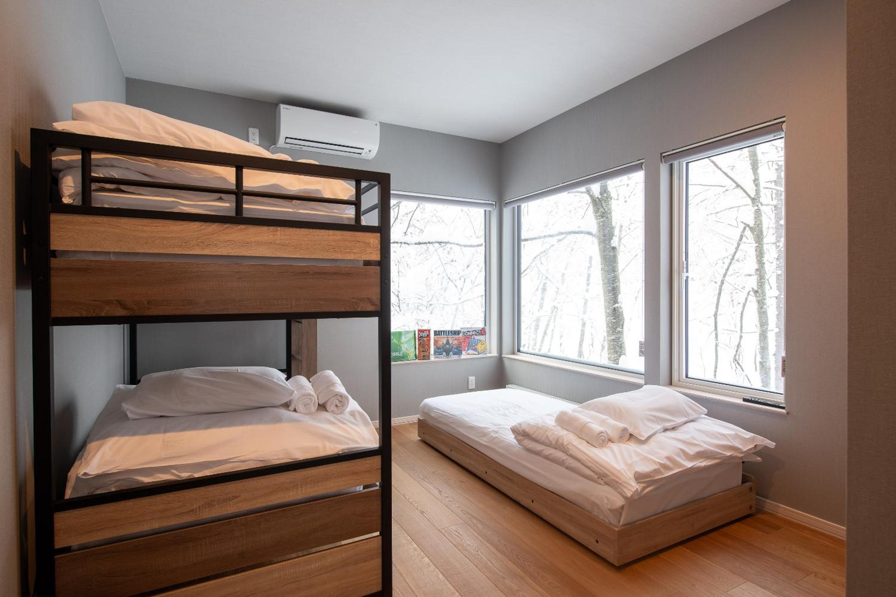 Moraine Onsen Chalet