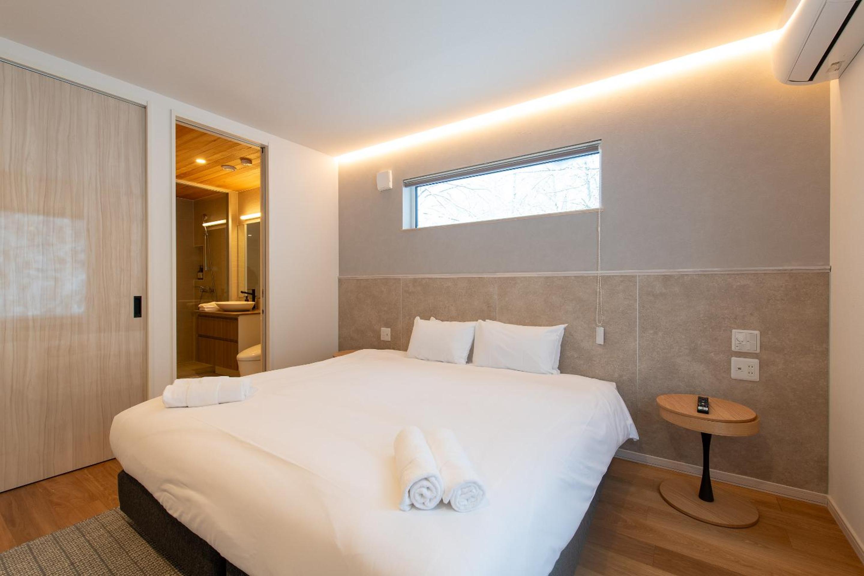 Moraine Onsen Chalet
