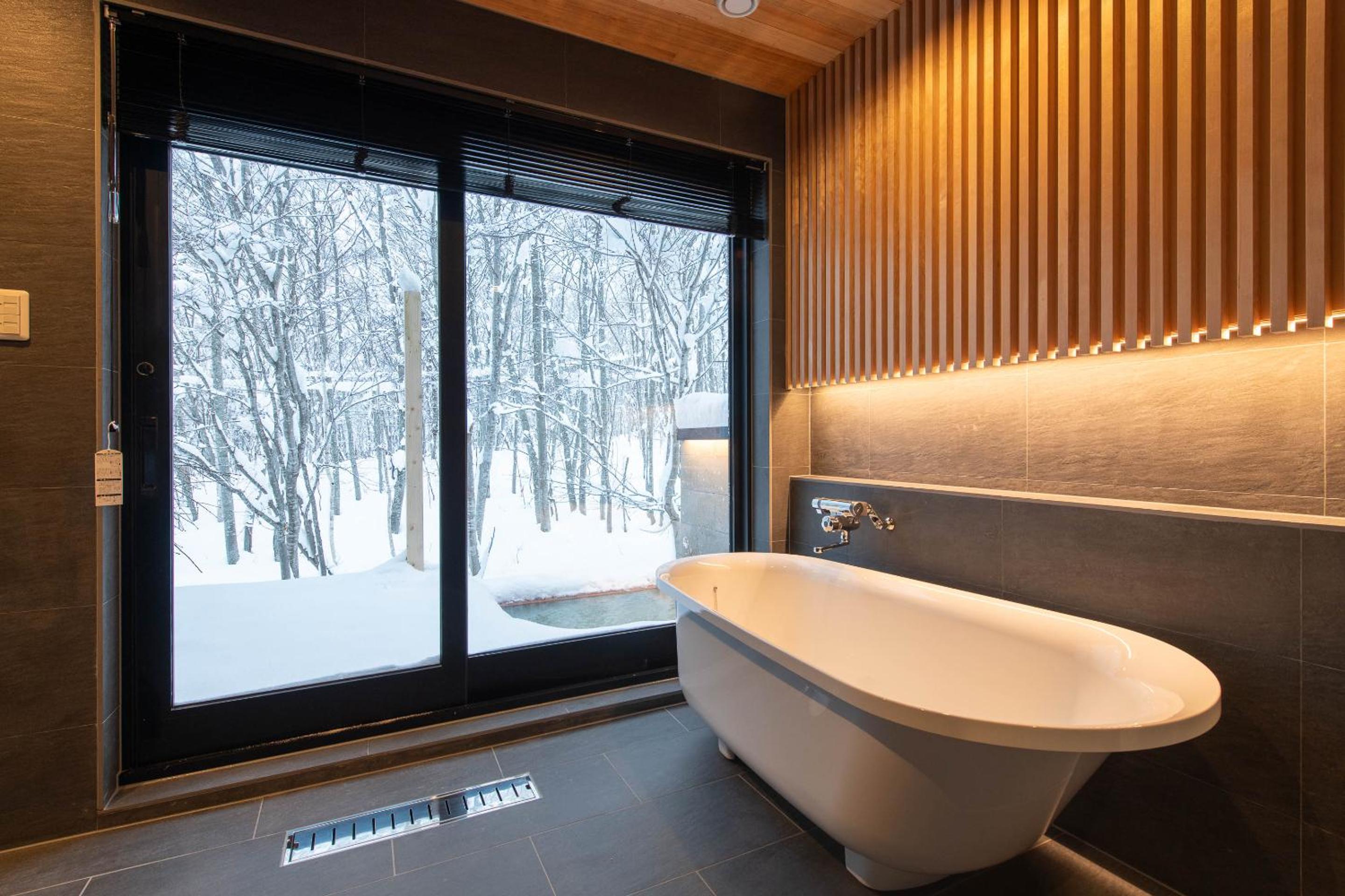 Moraine Onsen Chalet