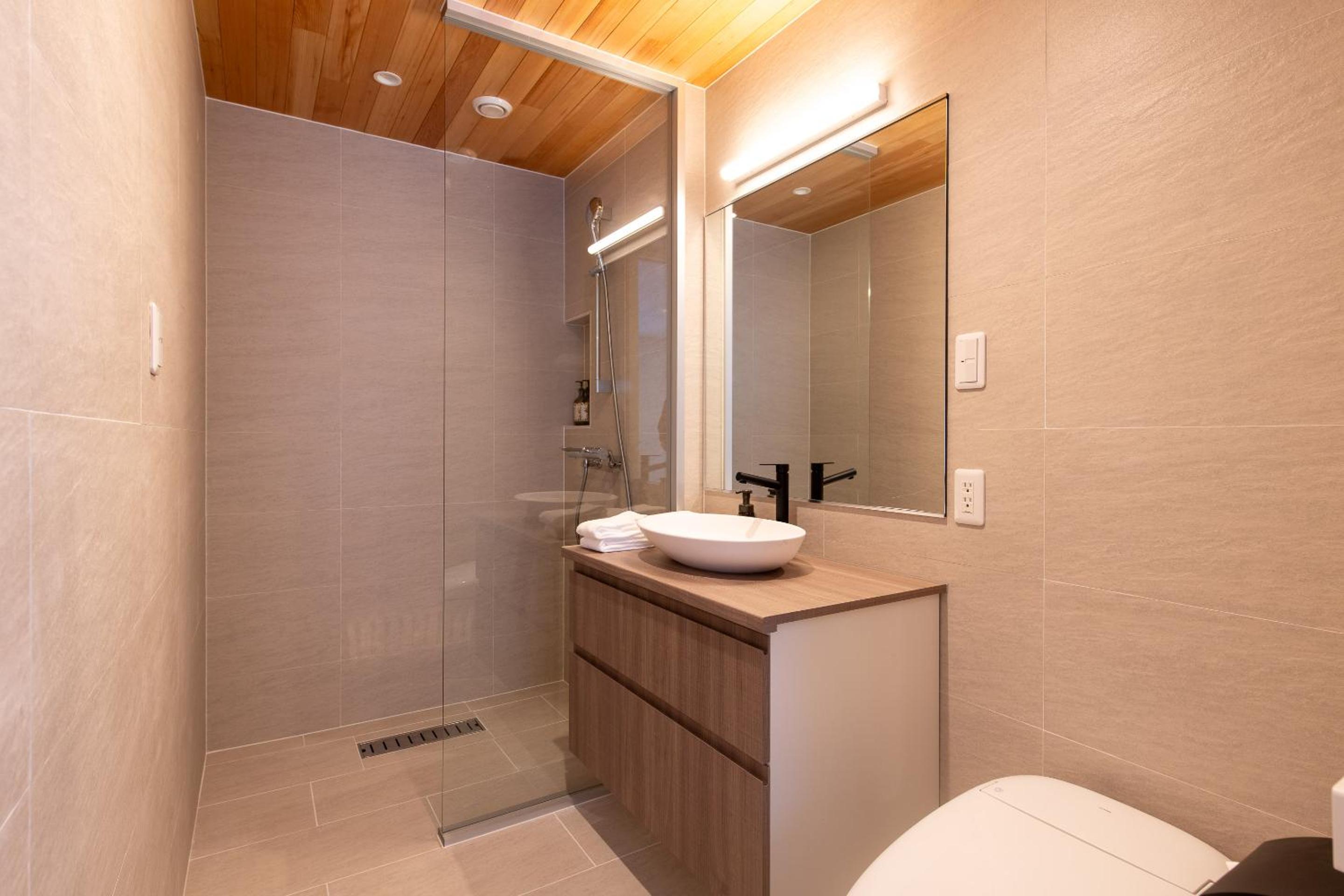 Moraine Onsen Chalet
