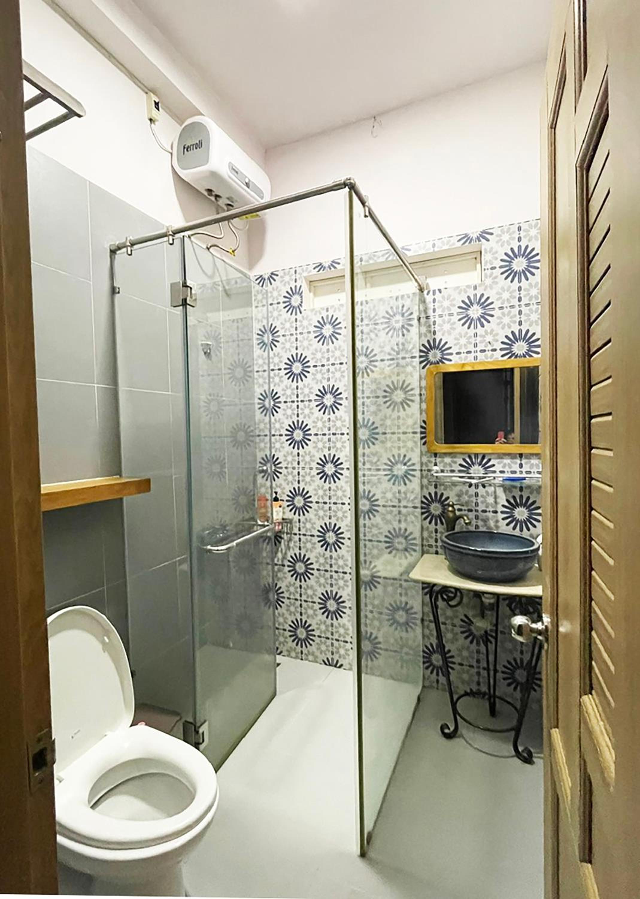 Ductaigallery's Entire Apt - Behind in Bui vien st