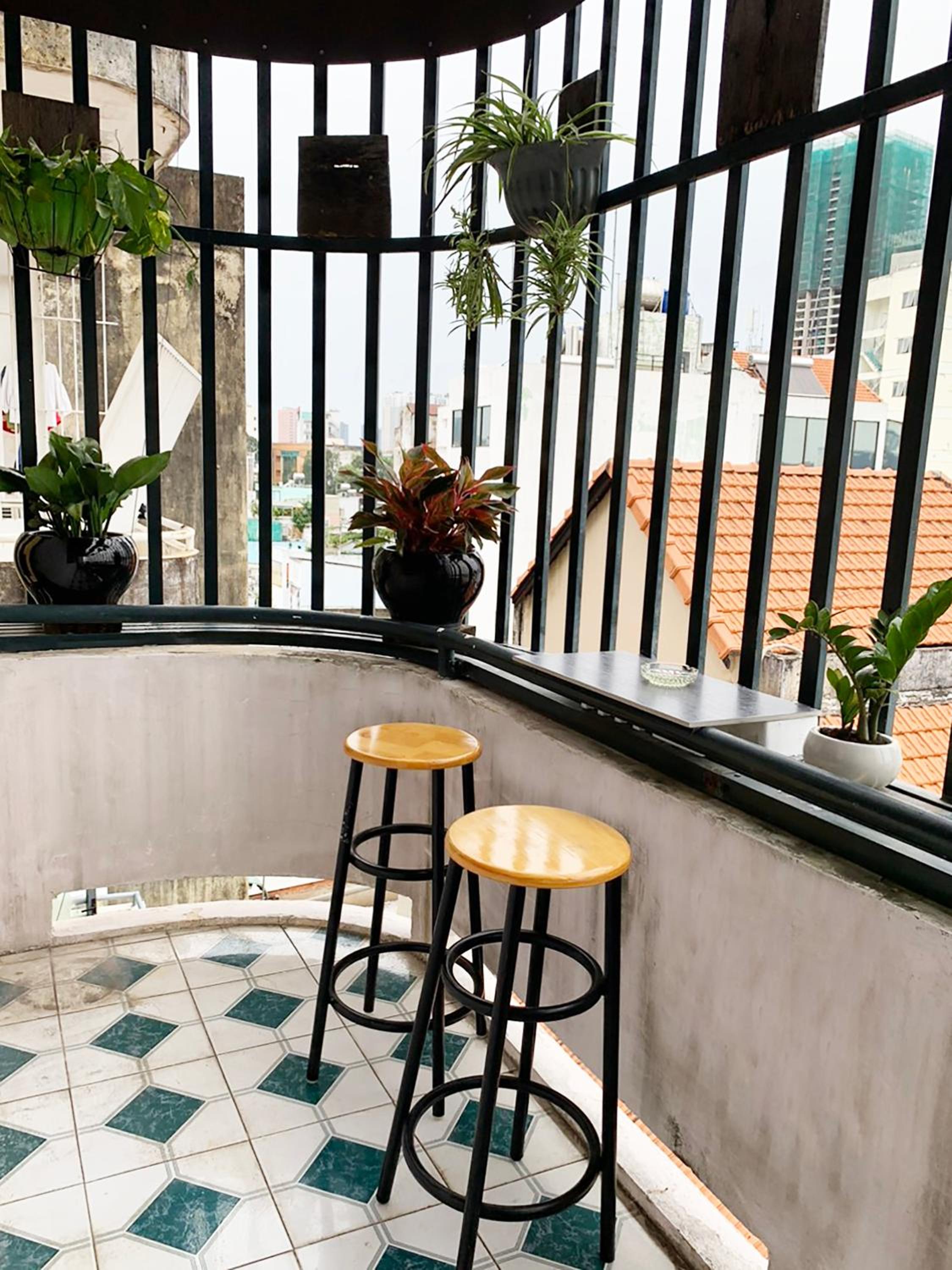 Ductaigallery's Entire Apt - Behind in Bui vien st