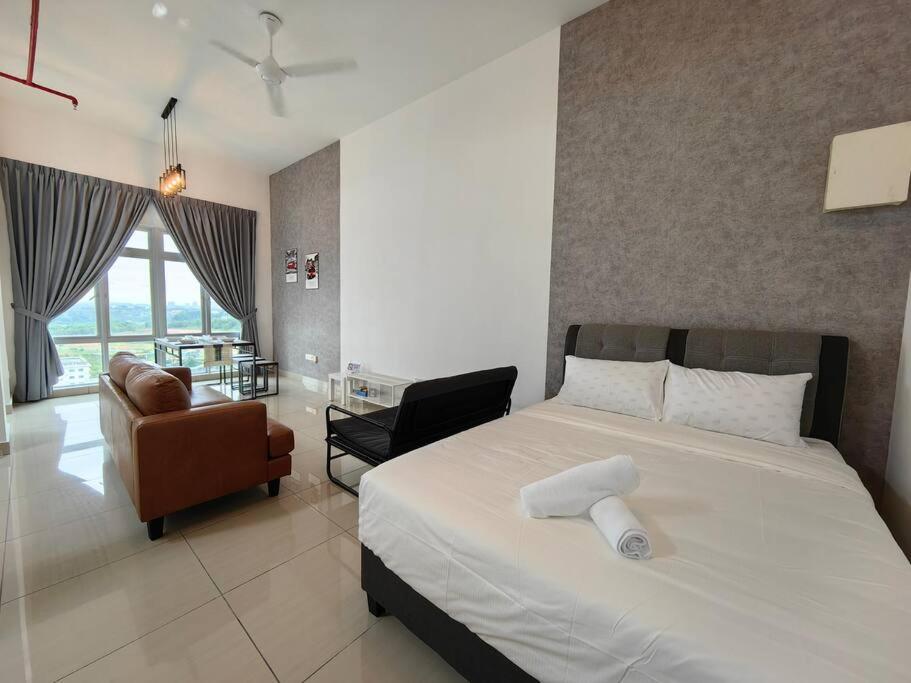 Mount Austin Manhattan Homestay. 1-5 Pax/Projector Netflix