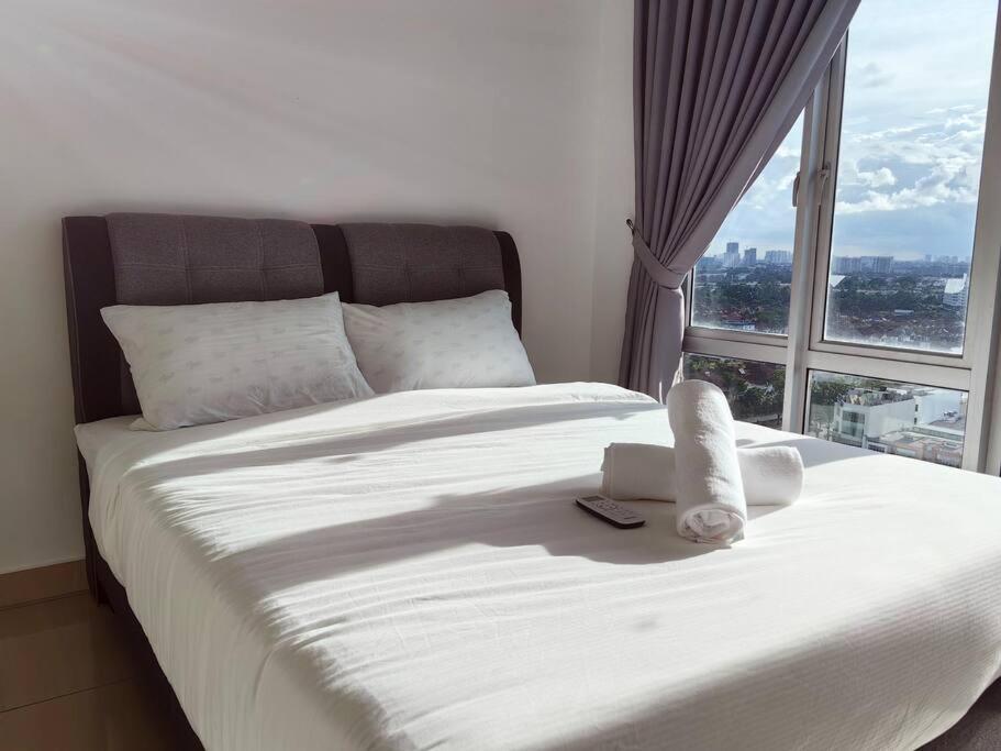 Mount Austin Manhattan Homestay. 1-5 Pax/Projector Netflix