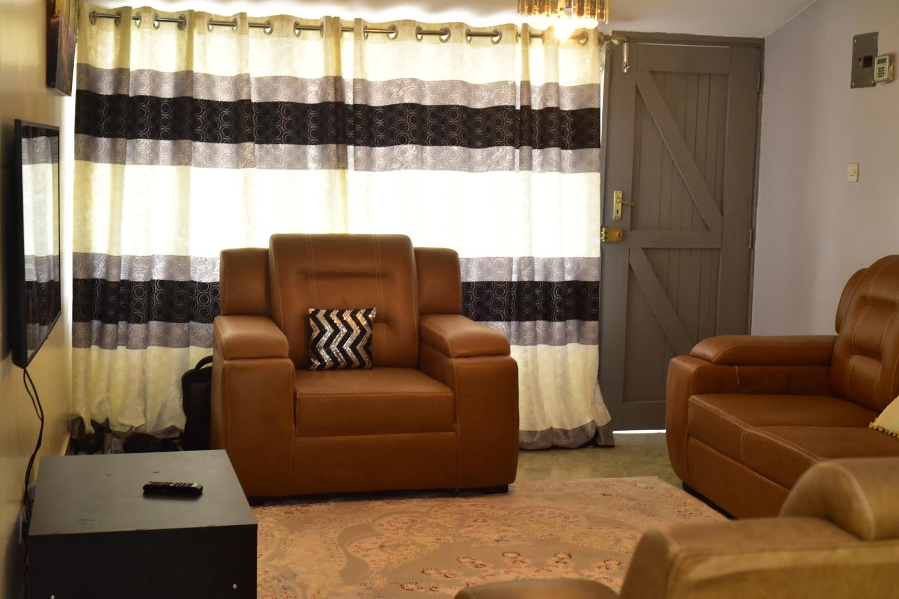 Dennis Prince pm comfy home view 4