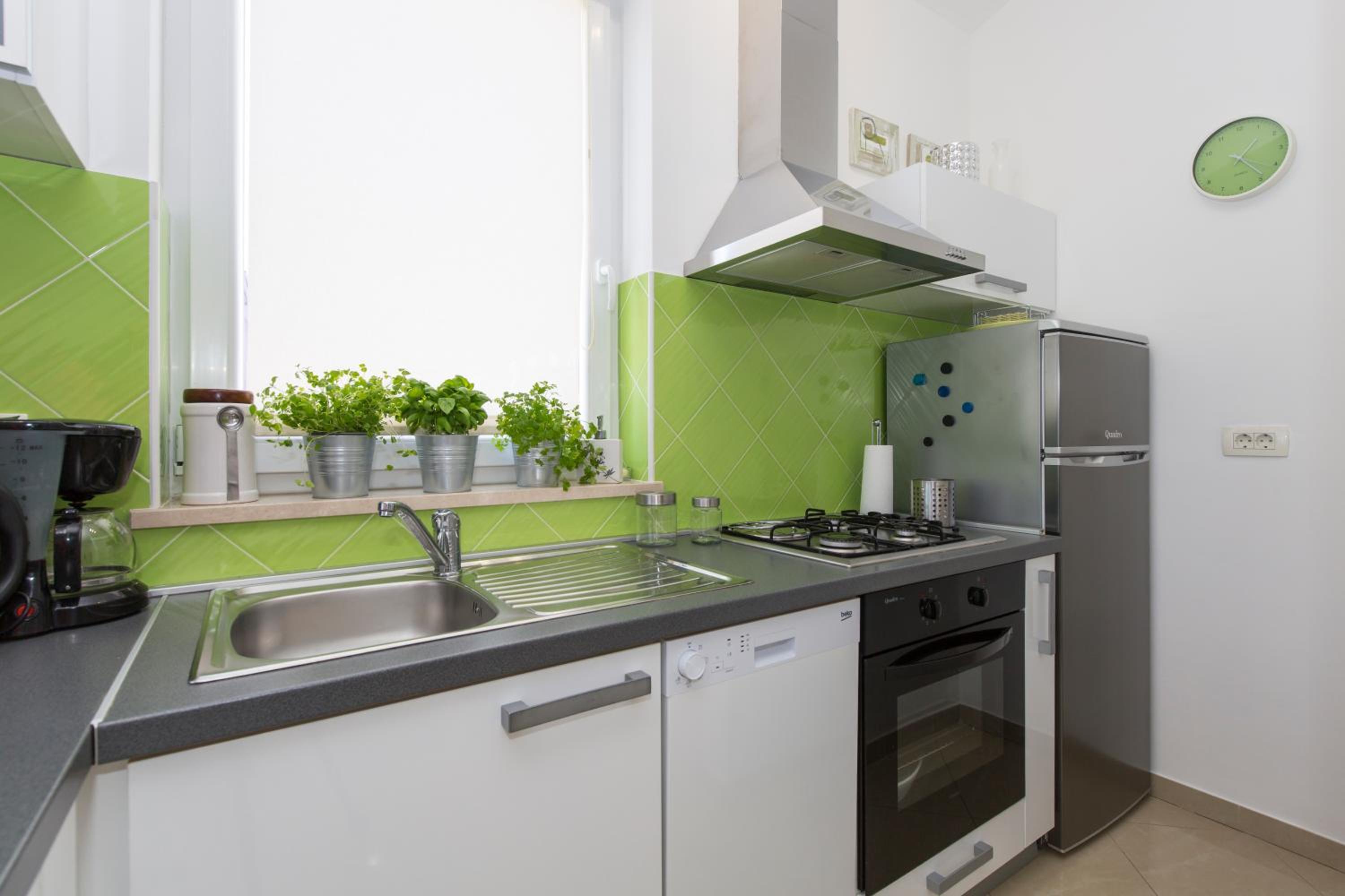 Adorable Holiday House Lilla-with pool-near Old Town Labin
