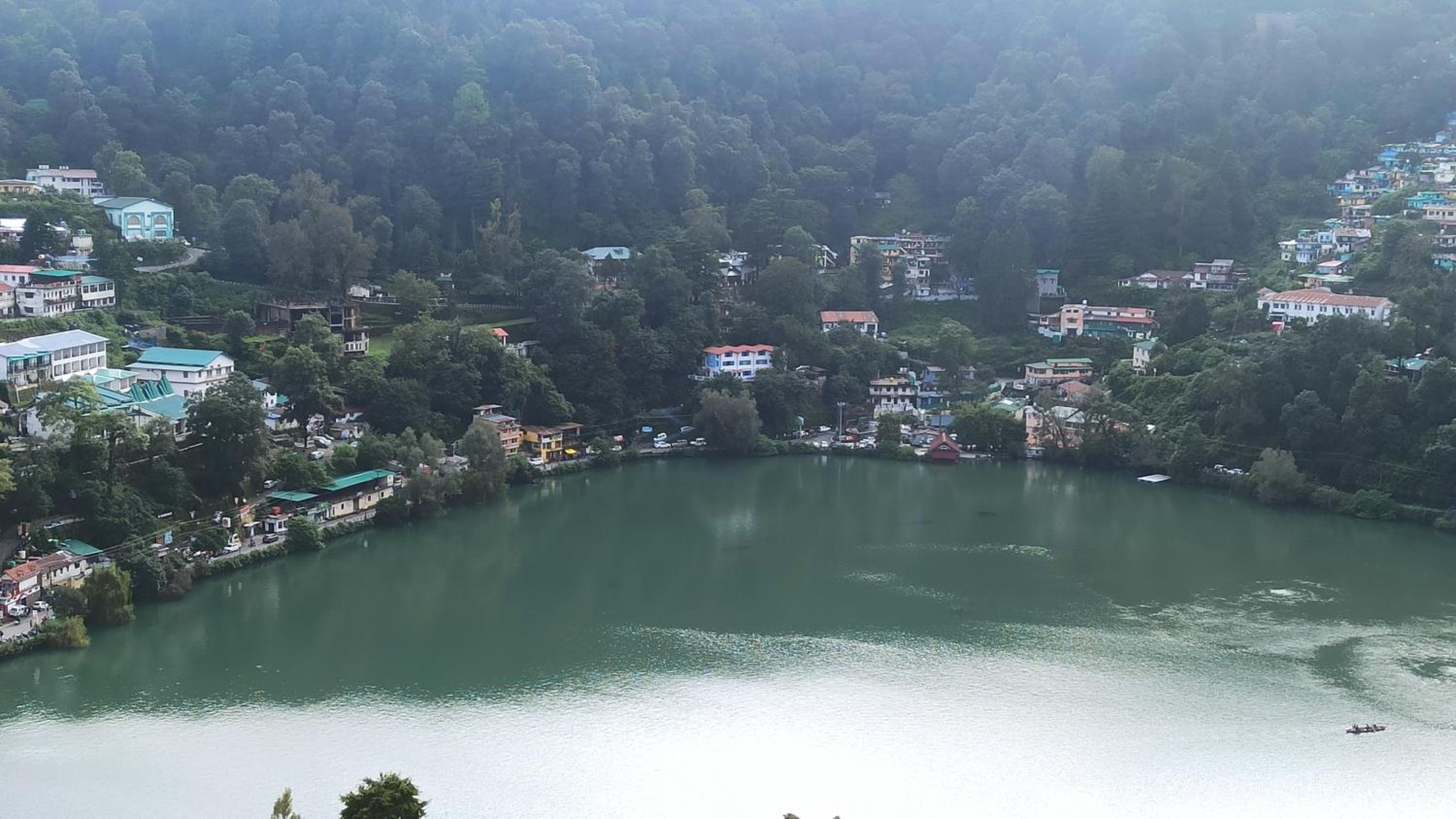 Gayatri Niwas - Luxury Private room with Ensuit Bathroom - Lake View and Mountain View view 4