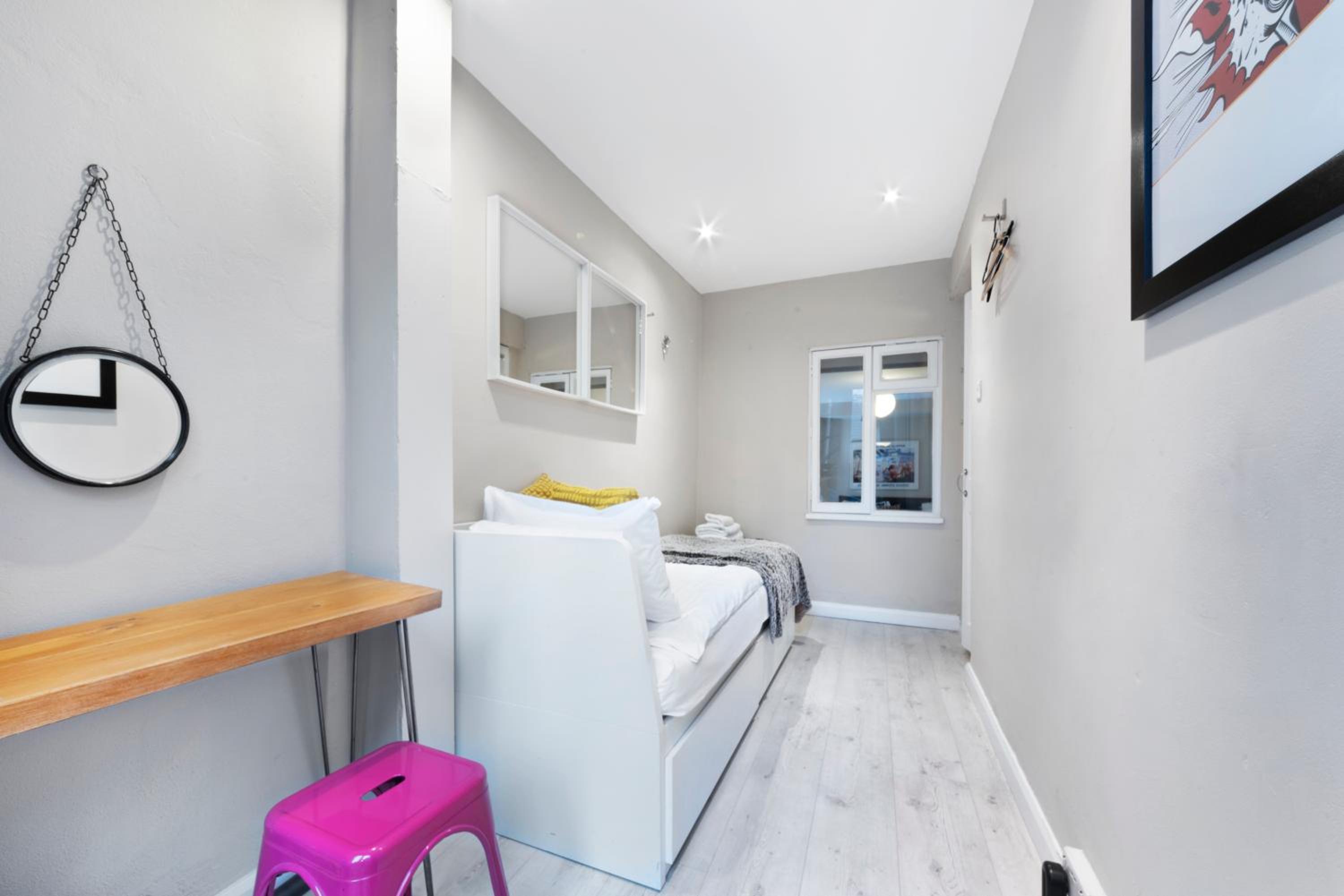 Flat 1 - 2 Bedrooms and Private Terrace