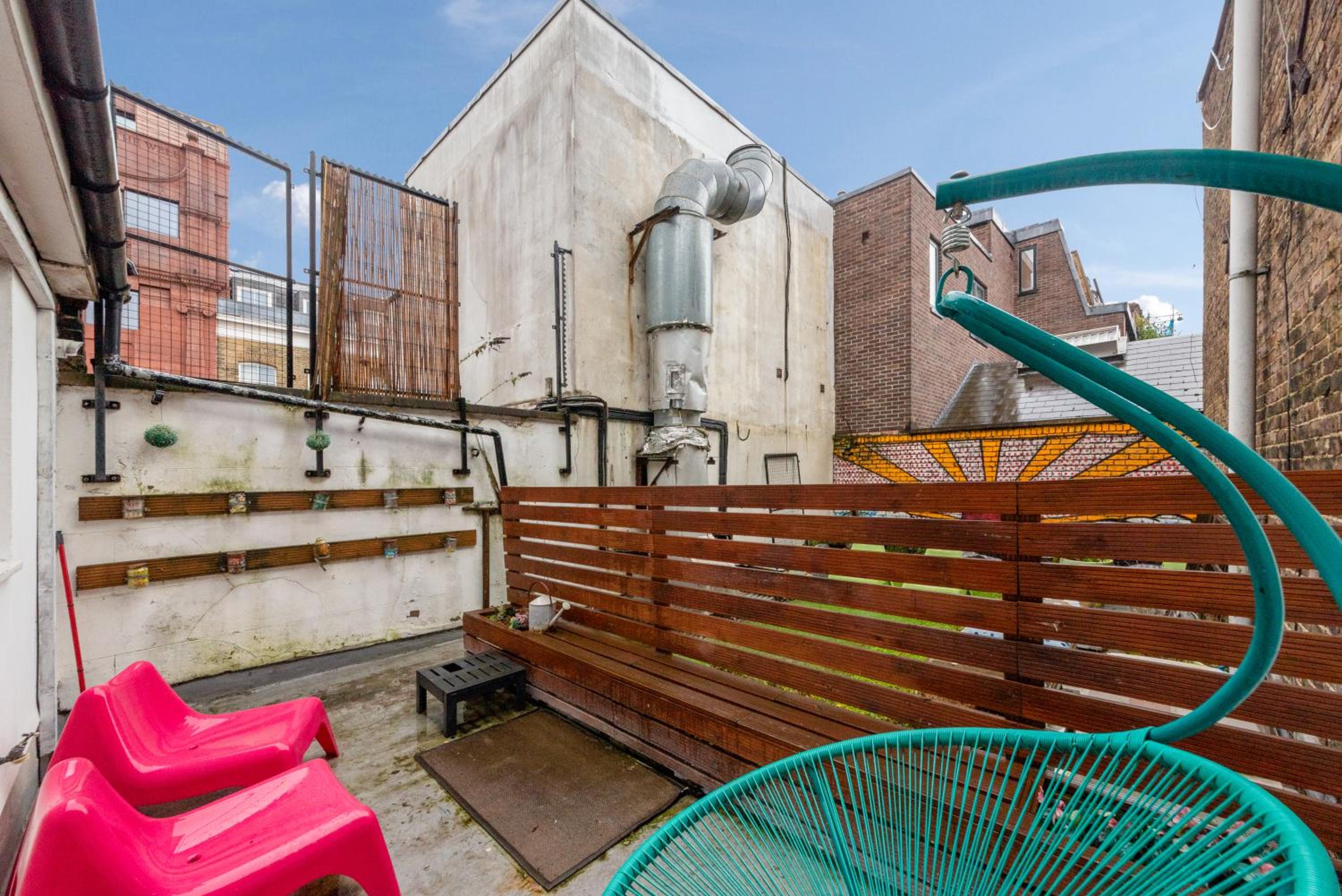 Flat 1 - 2 Bedrooms and Private Terrace