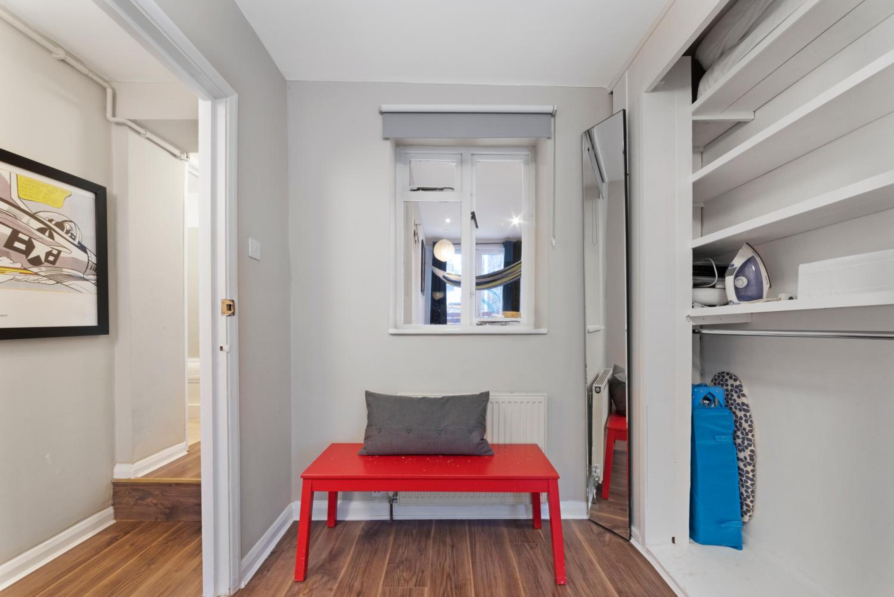 Flat 1 - 2 Bedrooms and Private Terrace