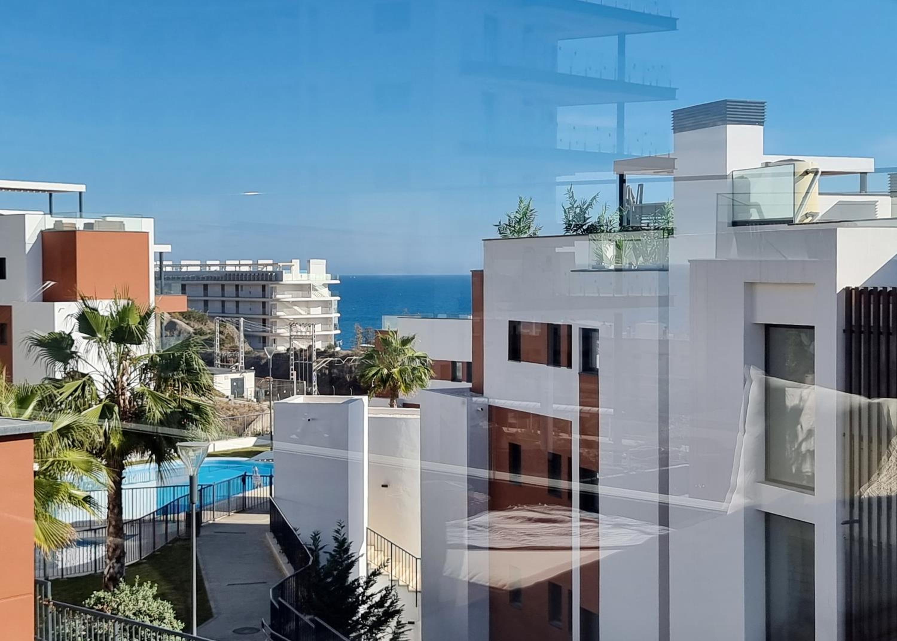 Beautiful Middel Views Apartment with pool and gym