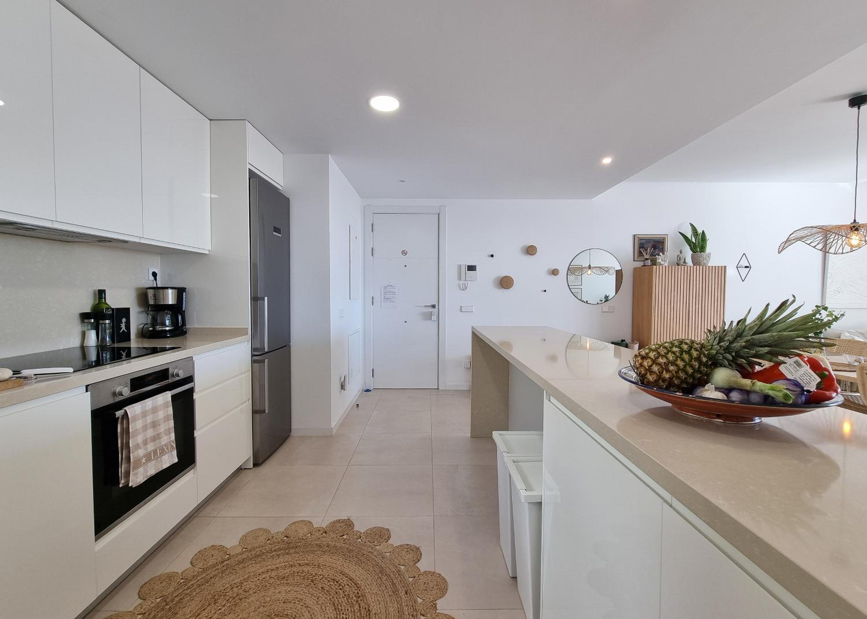 Beautiful Middel Views Apartment with pool and gym