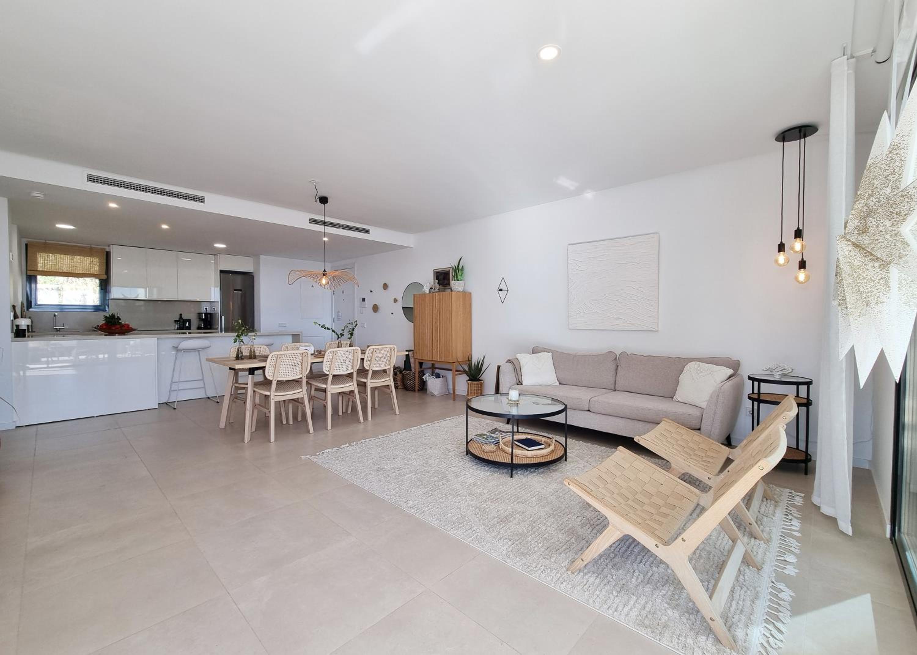 Beautiful Middel Views Apartment with pool and gym