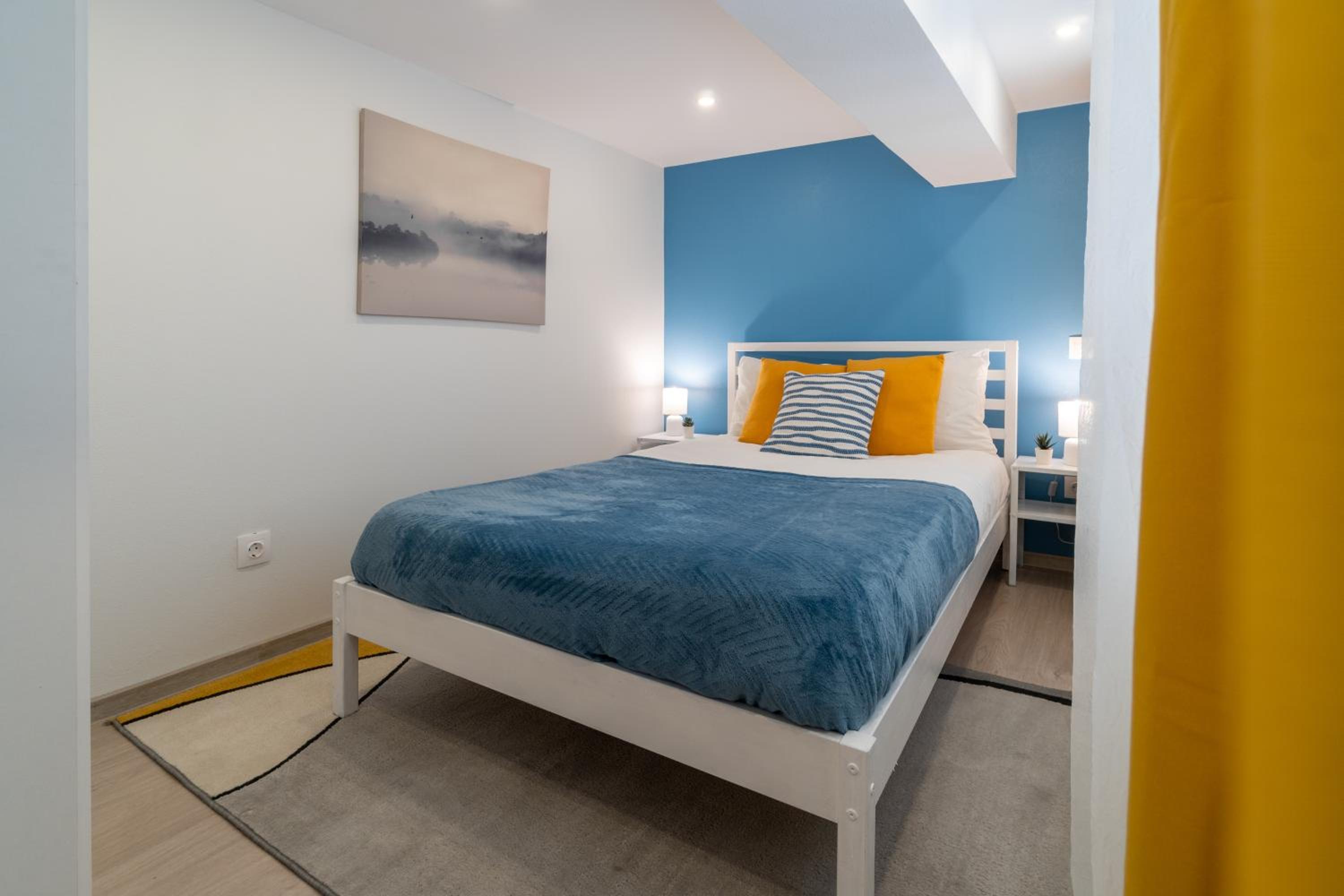 Déja Blue Old City Center studio by BulgarianHomes
