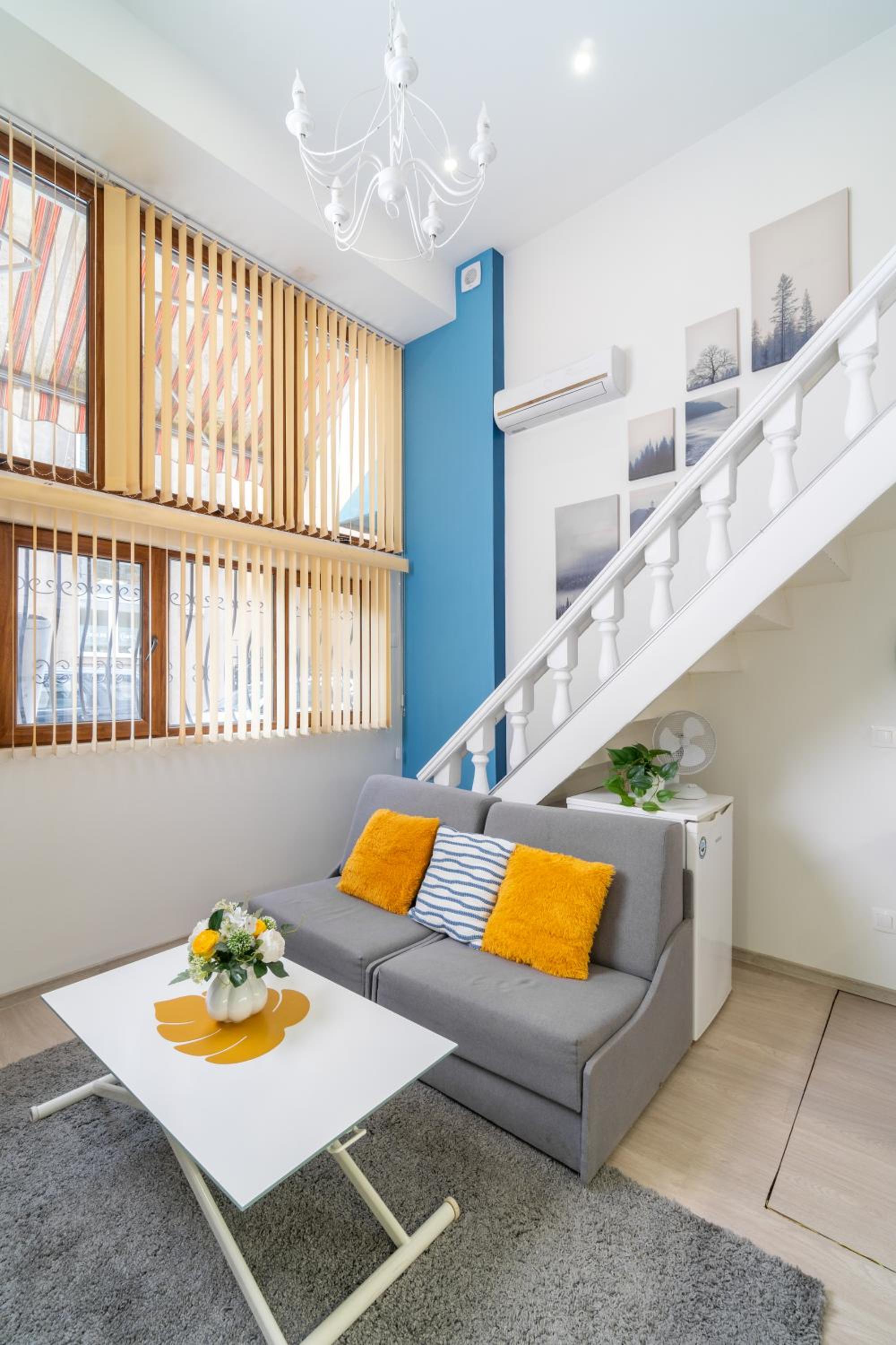 Déja Blue Old City Center studio by BulgarianHomes